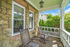 Property grounds - Walk to Beach & Town | Beach Gear | Sleeps 12 (Asbury Park)
