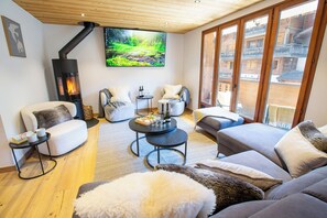 Fernseher, Kamin