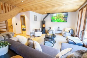 Fernseher, Kamin
