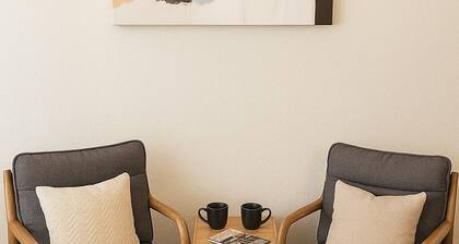 2-bedroom cozy condo in superb Bay City with AC Riverside!