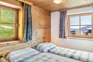 3 bedrooms, WiFi, bed sheets