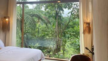 3 bedrooms, WiFi, bed sheets, wheelchair access