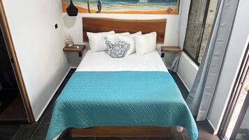 1 bedroom, internet, bed sheets