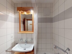 Bathroom - Pracondu 1 206 - OUTDOOR & FUN  apartment 4 pers by Interhome (Nendaz)