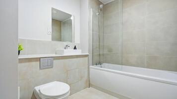 Luxury Apartment, 1 King Bed with Sofa bed, Non Smoking, Kitchenette | Bathroom