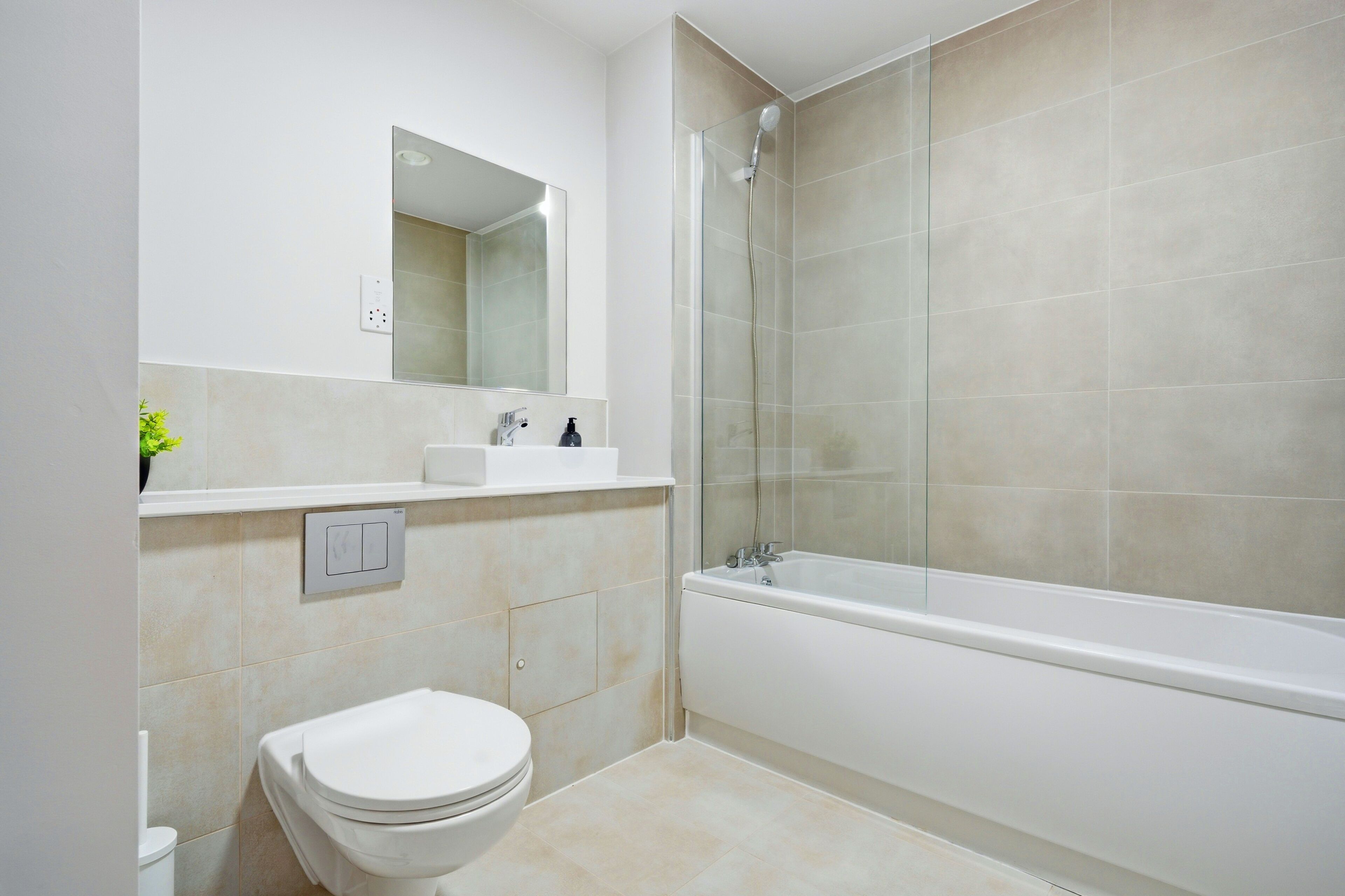 Luxury Apartment, 1 King Bed with Sofa bed, Non Smoking, Kitchenette | Bathroom