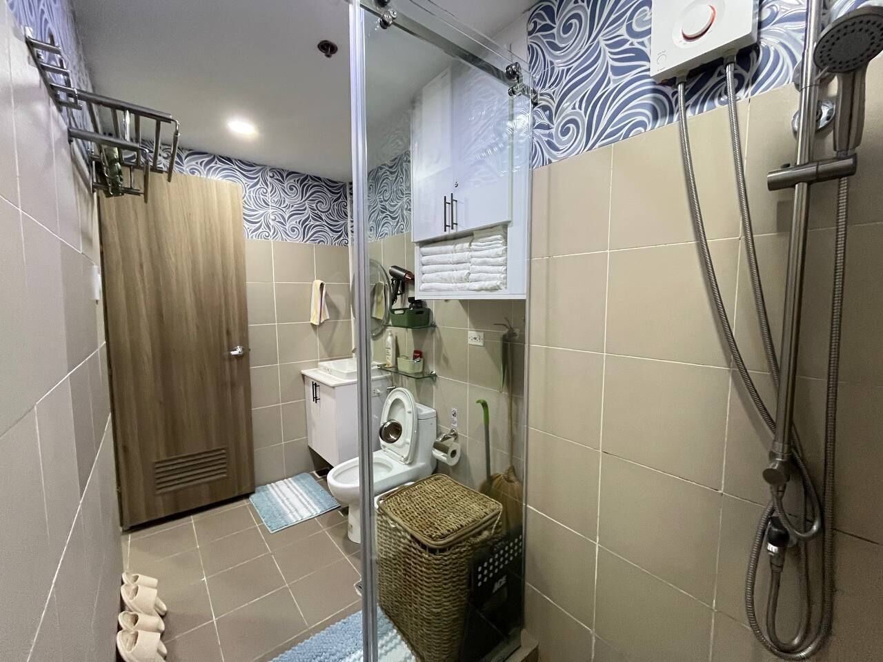 Departamento Deluxe, vista al parque | Baño | Pantuflas 