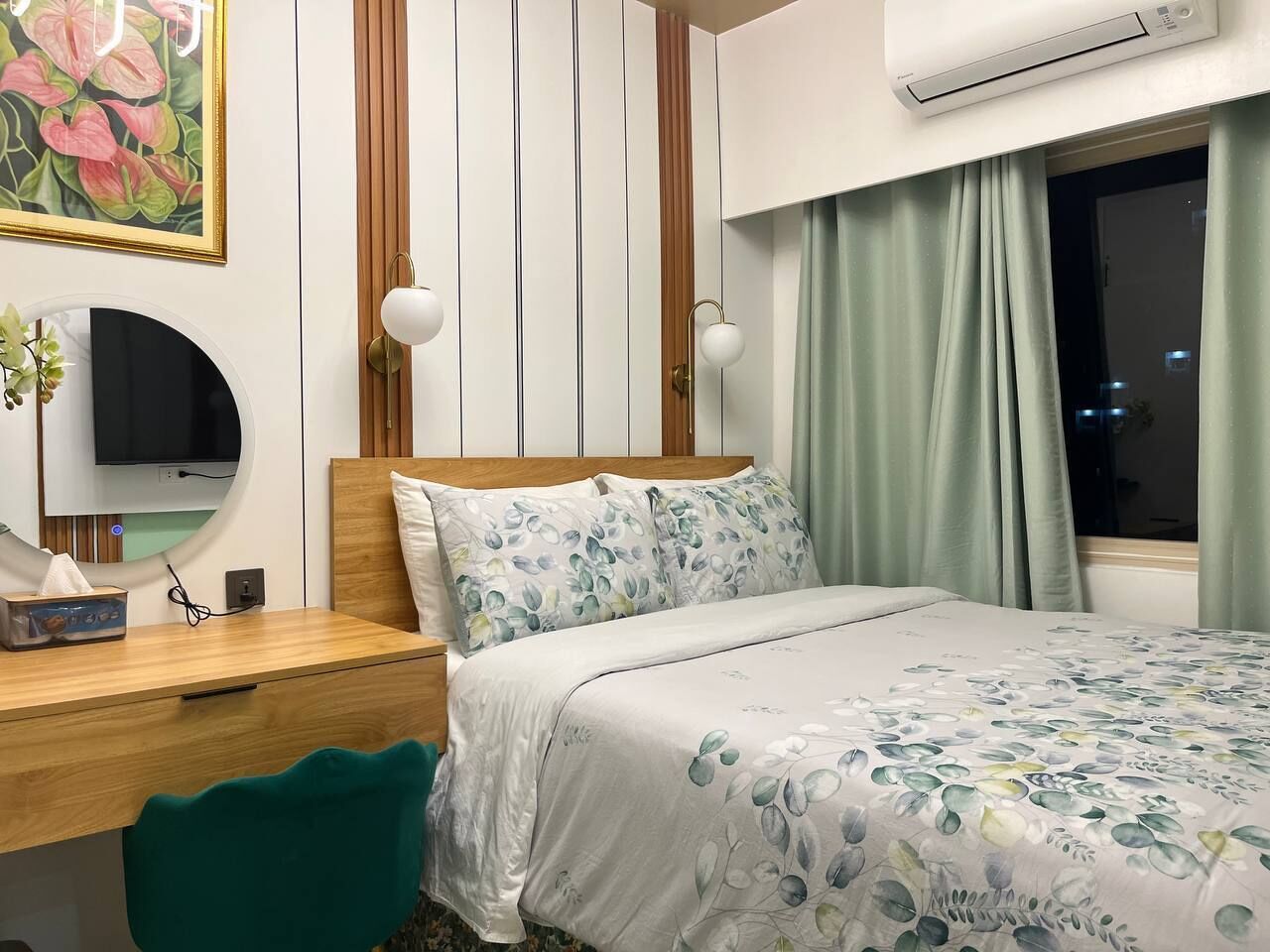 In-room safe, blackout curtains, soundproofing, iron/ironing board