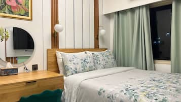 In-room safe, blackout curtains, soundproofing, iron/ironing board