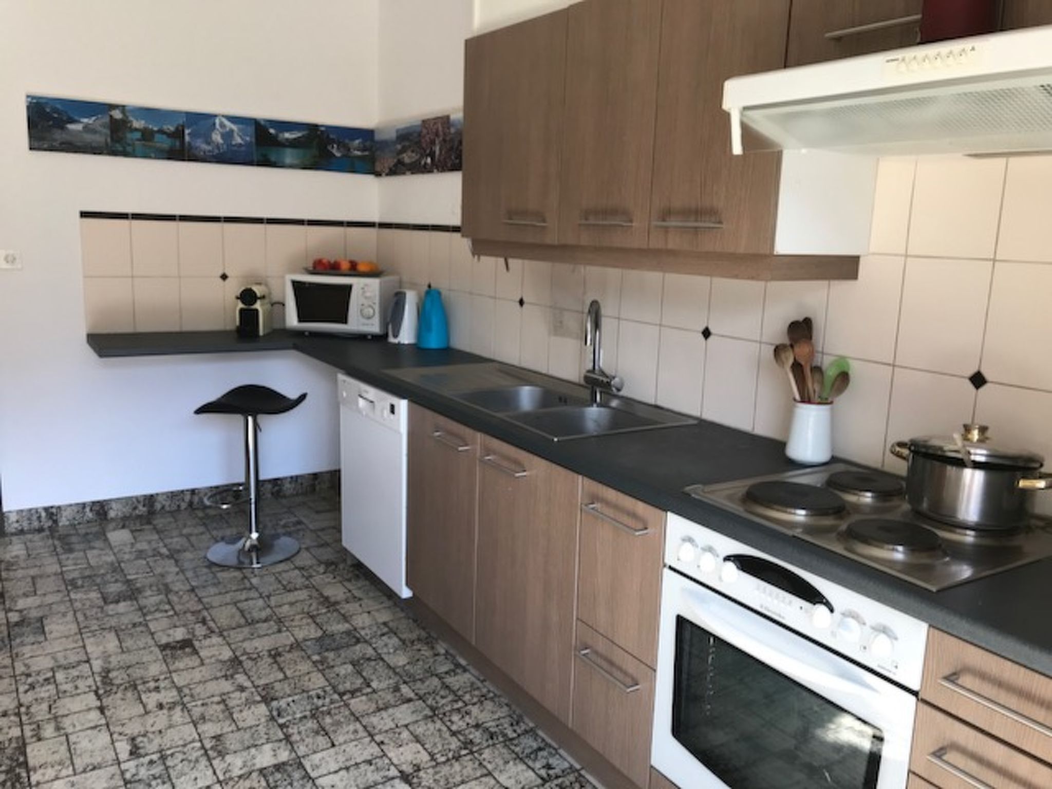 Refrigerador, microondas, horno y lavavajillas 
