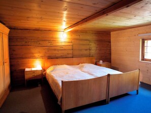Room - Tgèsa Surrein Giassa10, (Sedrun/Surrein), 602.01 by Interhome (Sedrun)