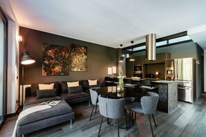 Apartment, Garden View | Dining room - Villa Violetta (Menaggio)