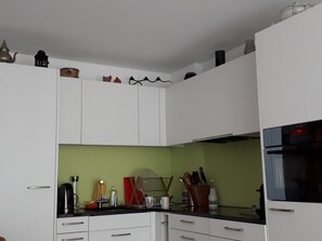 雪櫃、焗爐、洗碗機、廚房用具/餐具/器皿