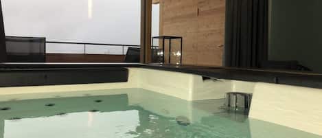 泳池