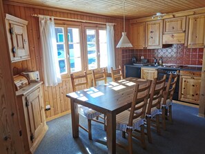 Kühlschrank, Kochgeschirr/Geschirr/Besteck