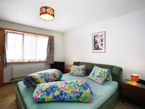 2 bedrooms - Ferienwohung Cavegn-Cavigelli, (Sedrun), 129.01 by Interhome (Sedrun)