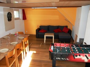 Games room - Tgèsa Turmalin Utzinger, (Camischolas/Sedrun). by Interhome (Camischolas)
