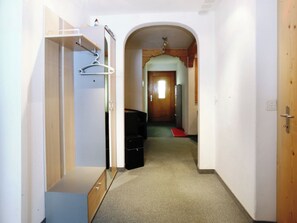 Interni