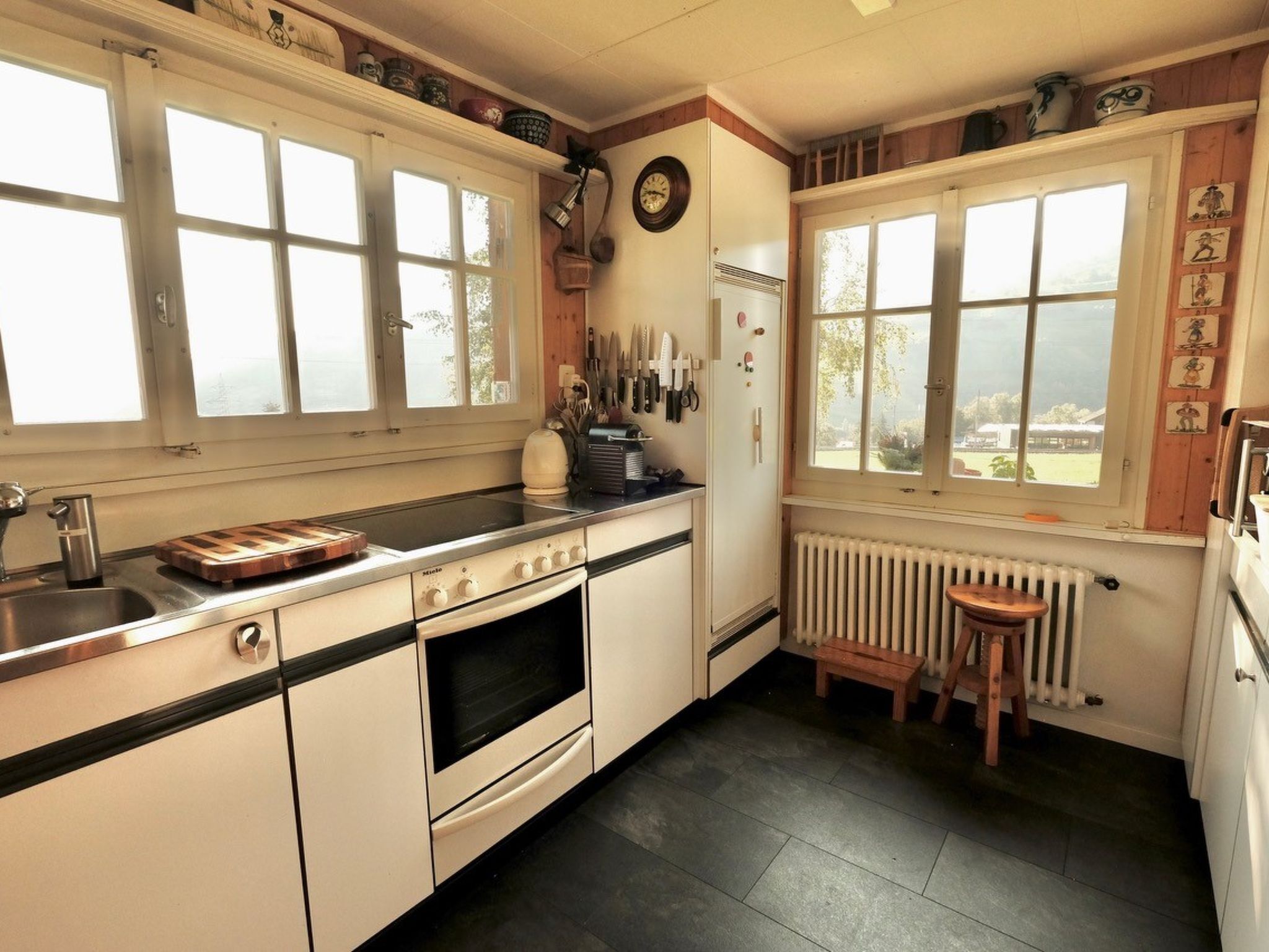 Kühlschrank, Mikrowelle, Ofen, Geschirrspüler