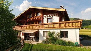 Unclassified image, 2 of 31, button - Chalet Dargun Bünter, (Camischolas/Sedrun), 221./222./224./.01+.02+.03 by Interhome (Camischolas)