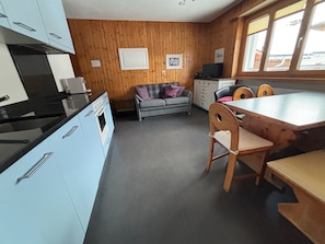 Fridge, oven, dishwasher, cookware/dishes/utensils - Tgèsa sil crest Hitz, (Rueras/Sedrun), 677.01 by Interhome (Rueras Dieni)