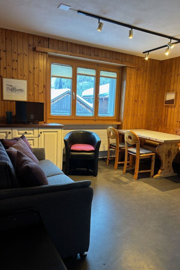 TV - Tgèsa sil crest Hitz, (Rueras/Sedrun), 677.01 by Interhome (Rueras Dieni)