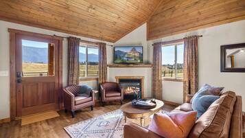 Cabin, Multiple Beds, Patio (Glacier River #4) | Living area