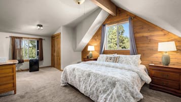 Cabin, Multiple Beds, Patio (Glacier River #4) | 3 bedrooms, individually decorated, individually furnished, bed sheets