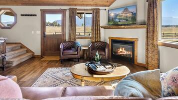 Cabin, Multiple Beds, Patio (Glacier River #4) | Living area