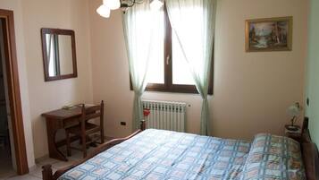 Double Room | In-room safe, free WiFi, bed sheets