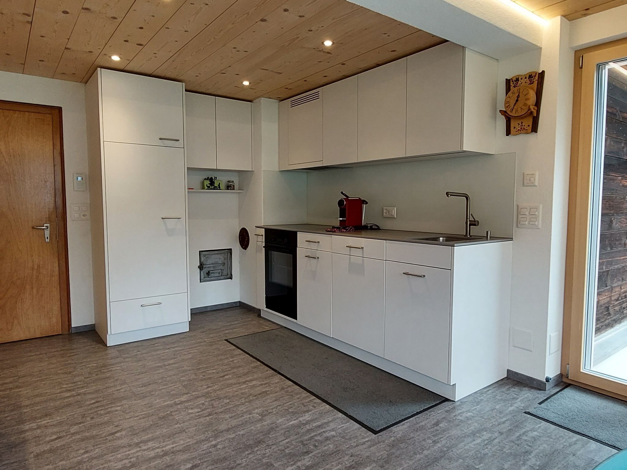 Kühlschrank, Ofen, Kochgeschirr/Geschirr/Besteck
