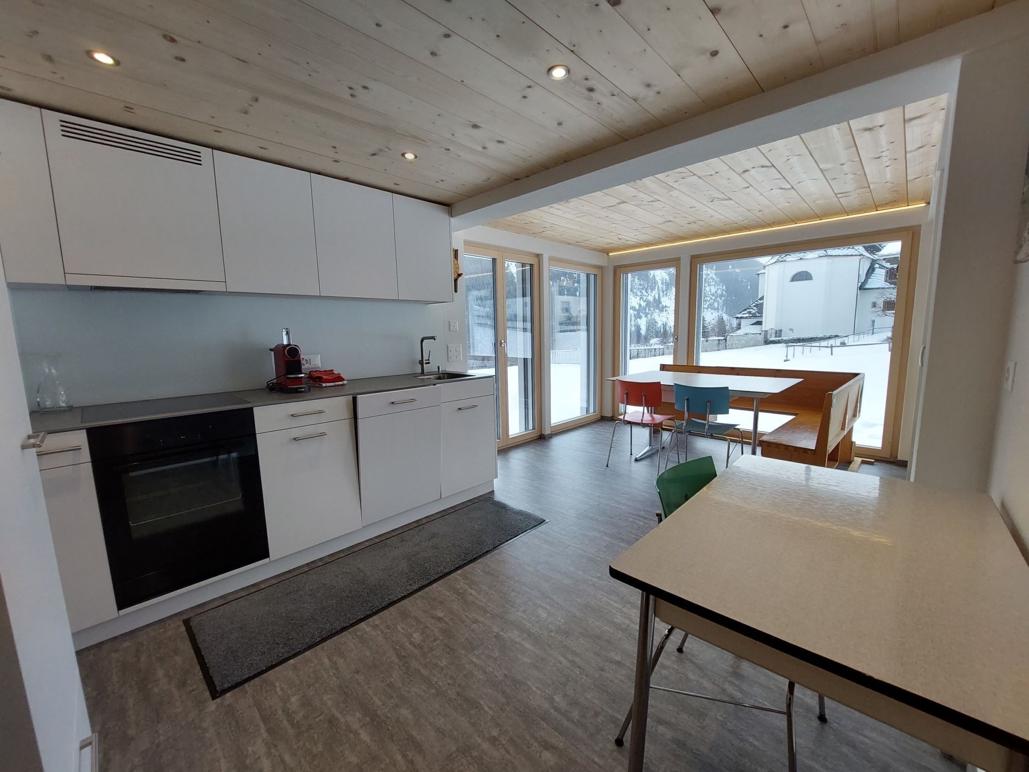 Fridge, oven, cookware/dishes/utensils