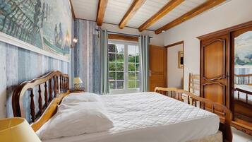3 bedrooms, WiFi, bed sheets