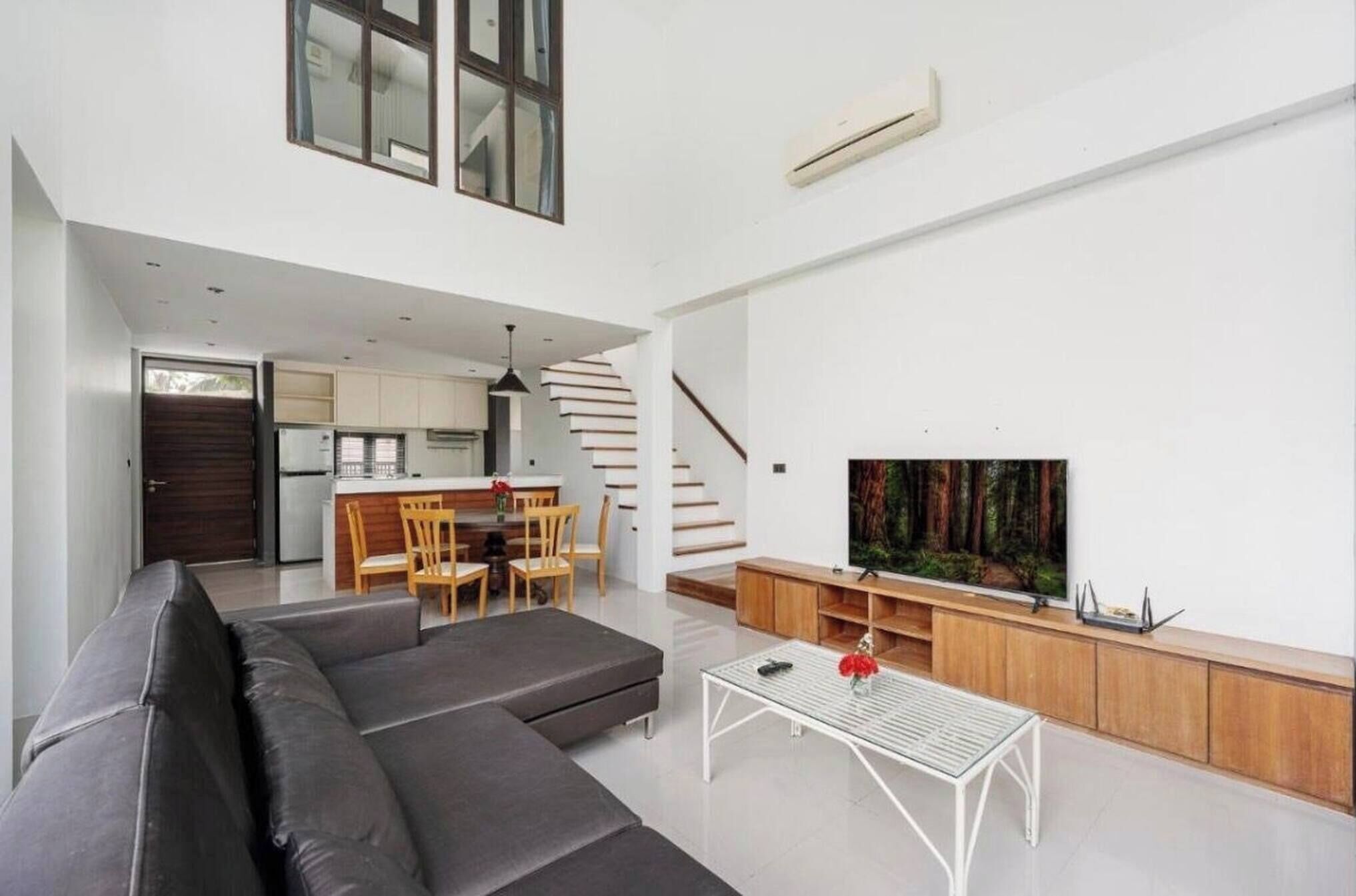 Room, 3 Bedrooms | Living room
