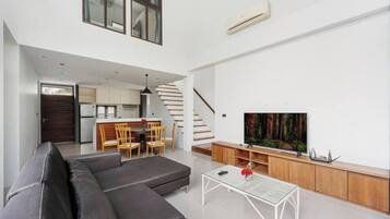 Room, 3 Bedrooms | Living room