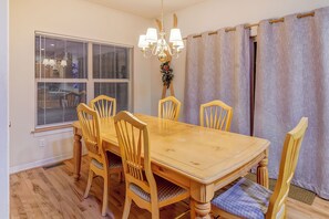 Dining - Blk to Shuttle|BBQ|Near Gondola, Breck Rec Cntr (Breckenridge)