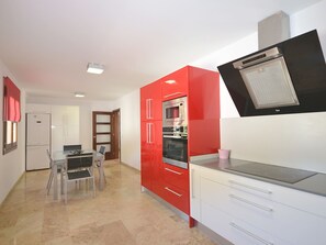Fridge, microwave, oven, dishwasher - Esperanza by Interhome (Alcúdia)