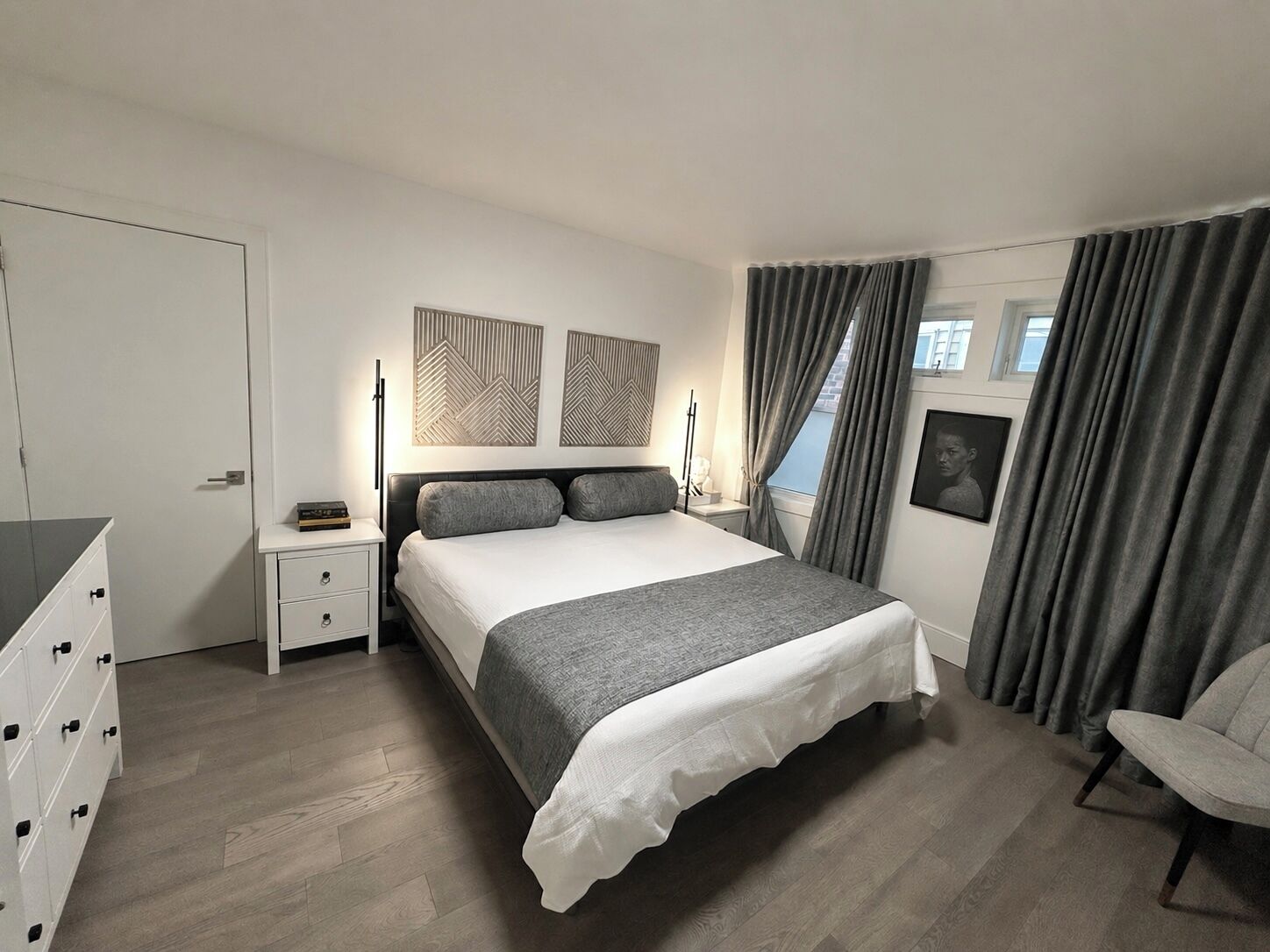 2 bedrooms, desk, iron/ironing board, WiFi