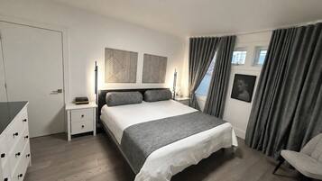 2 bedrooms, desk, iron/ironing board, WiFi