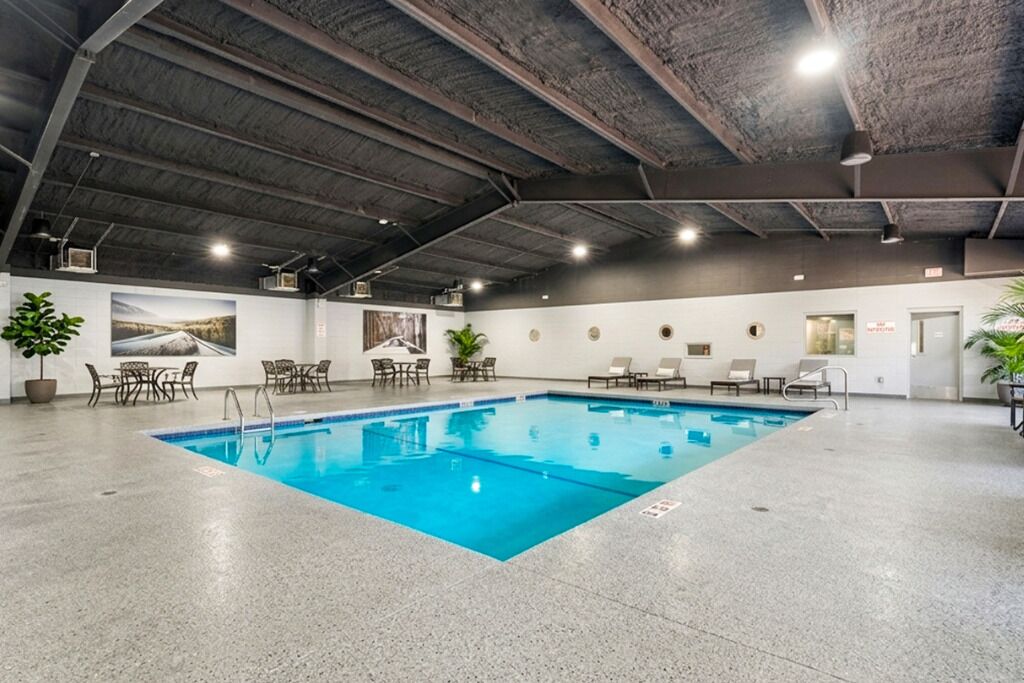 Piscine couverte, piscine extérieure