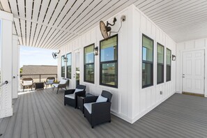Terrace/patio - Expansive Home in PSJ Beach, 3 Kitchens/Living and Dining areas! Private Pool (St. Joe Beach)