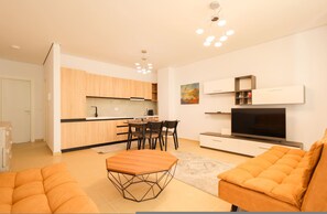 TV, offices - SanPietro Vacation Apartment 050 (Plazhi San Pietro)