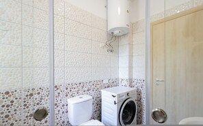 Bathroom - Lura Apartment 05 in Plazhi San Pietro (Plazhi San Pietro)