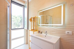 Bathroom - SanPietro Vacation Apartment 053 (Plazhi San Pietro)