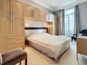 Room - Apartment  by Interhome (Cannes)