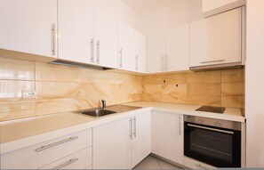 Private kitchen - Lura Apartment 03 in Durrës (Durrës)