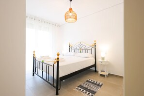 Desk, free WiFi - SanPietro Vacation Apartment 052 (Plazhi San Pietro)
