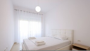 Desk, free WiFi - Lura Apartment 04 in Plazhi San Pietro (Plazhi San Pietro)