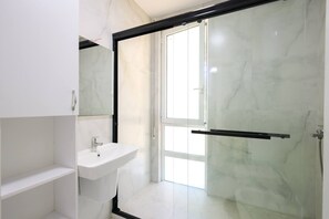 Bathroom - SanPietro Vacation Apartment 051 (Plazhi San Pietro)
