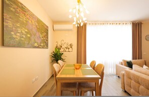 Dining - SanPietro Vacation Apartment 055 (Plazhi San Pietro)